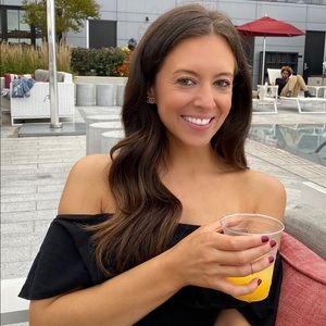 Meet your Posher, Monique